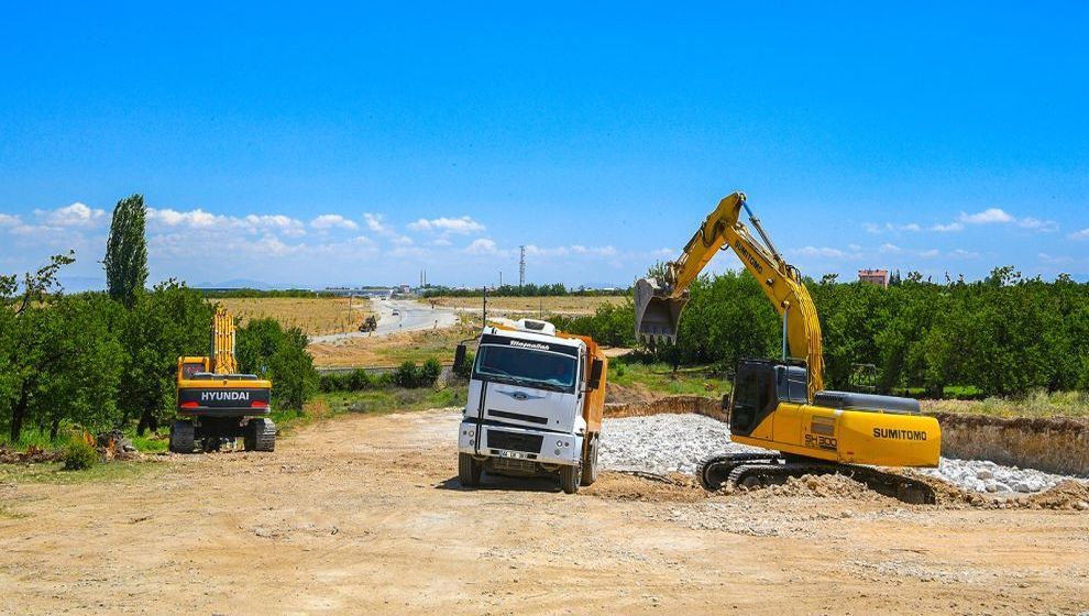 Kuzey Kuşak Yolu Samanköy Bölgesi demiryolu geçişine köprü...