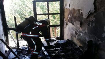 Darende'de yangında 2 katlı ev zarar gördü