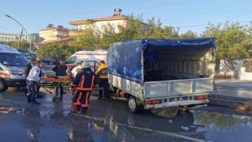 Malatya'da kamyonet otobüsle çarpıştı, 2 yaralı