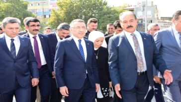 Cumhurbaşkanı Yardımcısı Oktay, Malatya'da esnafları ziyaret etti