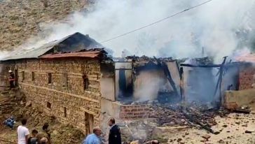 Köy evinde çıkan yangın maddi hasara neden oldu 