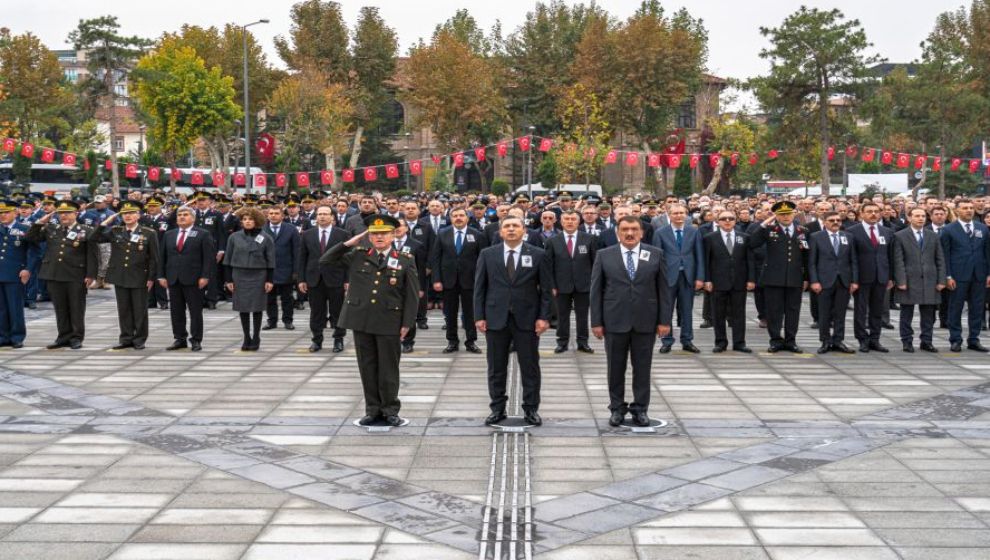 Gazi Mustafa Kemal Atatürk Malatya'da  düzenlenen törenlerle anıldı