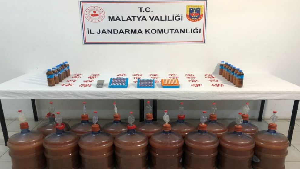 Jandarma Hekimhan'da uyuşturucu hap imalathanesine baskın yaptı