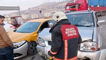 Malatya'da 2 ayrı trafik kazasında 2 kişi yaralandı