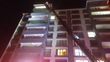 10 katlı apartmanın çatısındaki yangın itfaiyeyi alarma geçirdi 