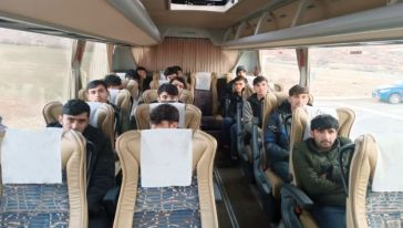 Kaçak Afganlılar yolcu otobüsünde yakalandı 