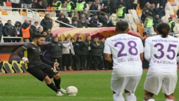Yeni Malatyaspor sahadan 2-1 galip ayrıldı 