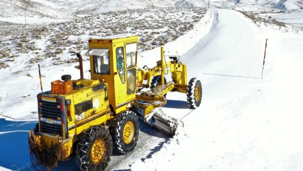 Pütürge’de 64,  Doğanyol'da 14 köyde yol kapalı