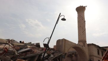 Malatya’da orta hasarlı, az hasarlı ve hasarsız raporu verilmiş olan binalara tekrar bakılıyor 