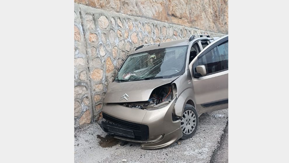 Malatya'da tünel girişinde kaza; 3 yaralı