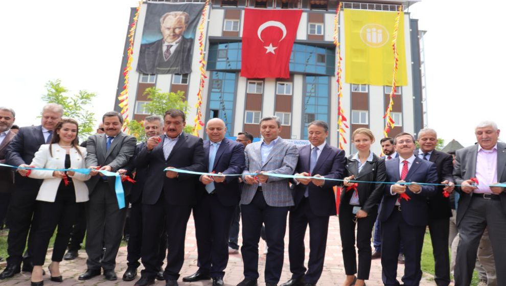 Arçelik, Malatya'da sağlık çalışanları için 2 tane yurdu satın alıp üniversiteye bağışladı