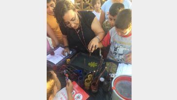 Malatya'da depremzede çocuklar için  boyama ve ebru sanatı etkinliği