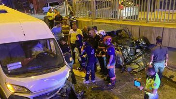 Malatya’da Minibüs İle Otomobil Alt Geçitte Kafa Kafaya Çarpıştılar