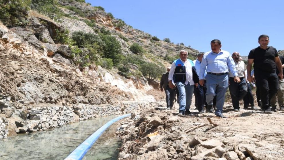 Depremde çekilen içme suyu kaynağı yeniden bulundu