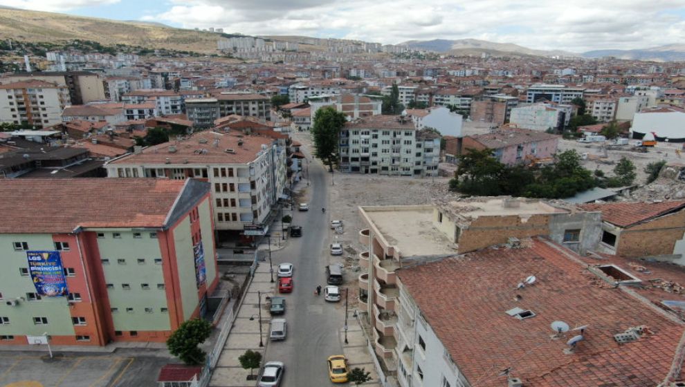 Malatya'da hafif hasarlı binalar için çatı onarım uyarısı yapıldı