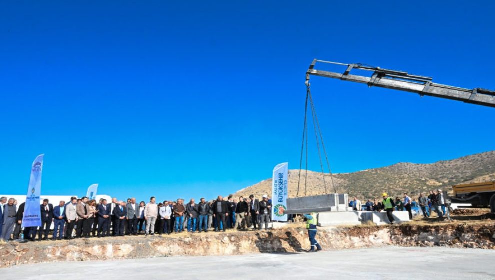 Malatya'da  Onarıcı Köy Projesi kapsamında ilk evin inşası başladı