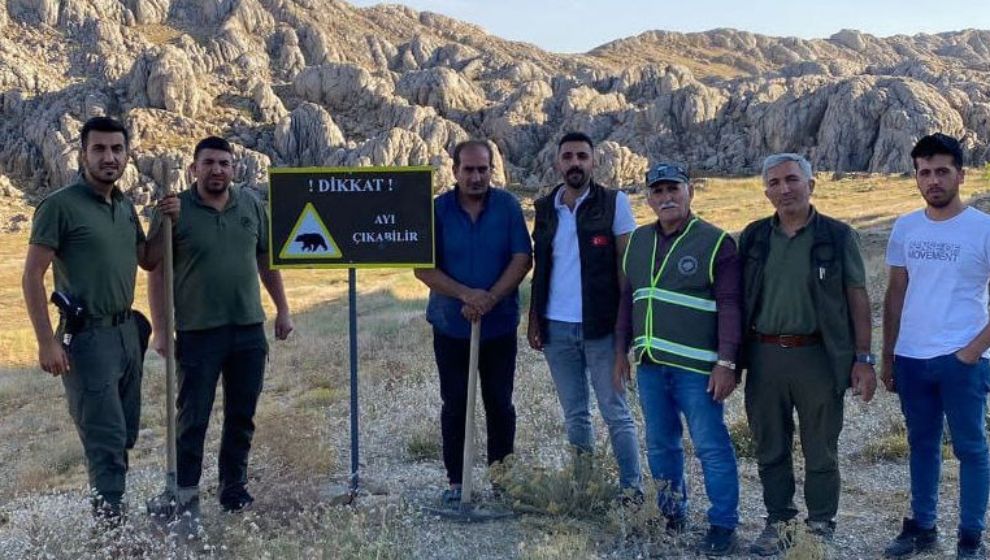 Nemrut Dağı’na “Ayı Çıkabilir” Tabelası Asıldı