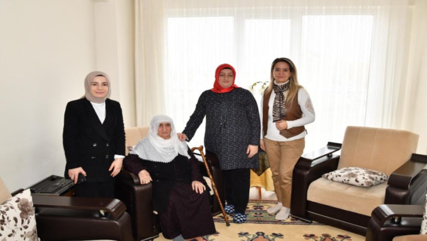 Hanife Yazıcı'dan Şehit Ailelerine Ziyaret