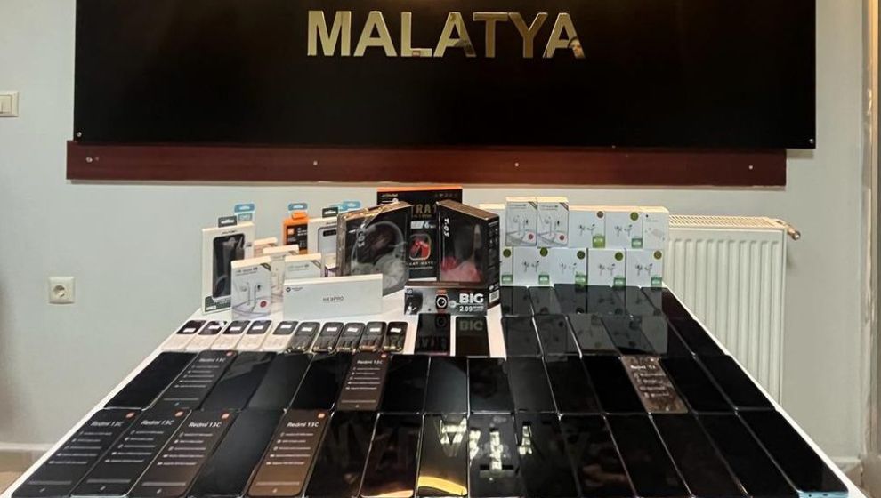 Malatya 54 adet kaçak cep telefonu ele geçirildi