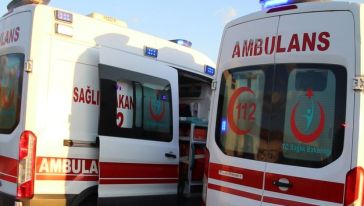 Ekip Aracına Çarptı, 2 Polis Yaralandı
