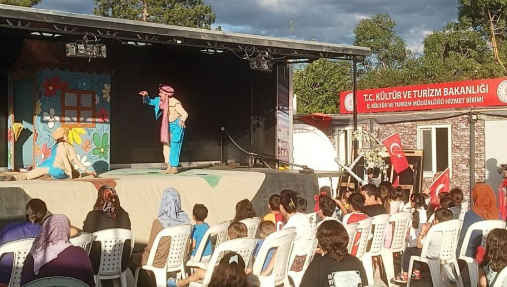 Konteynerlerde Kalan Çocuklara Hayal Dükkanı