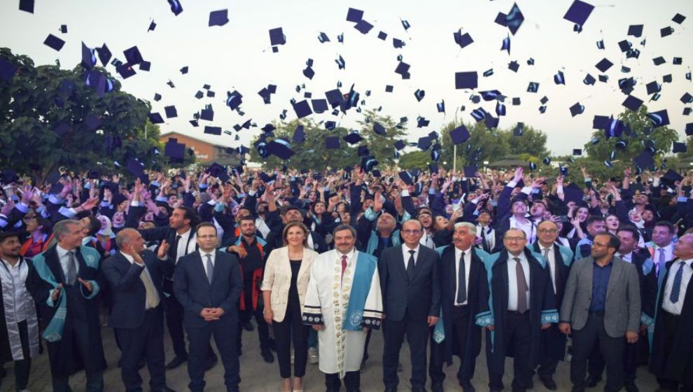 Malatya Turgut Özal Üniversitesi’nin 6. Dönem Mezuniyet  Töreni Yapıldı