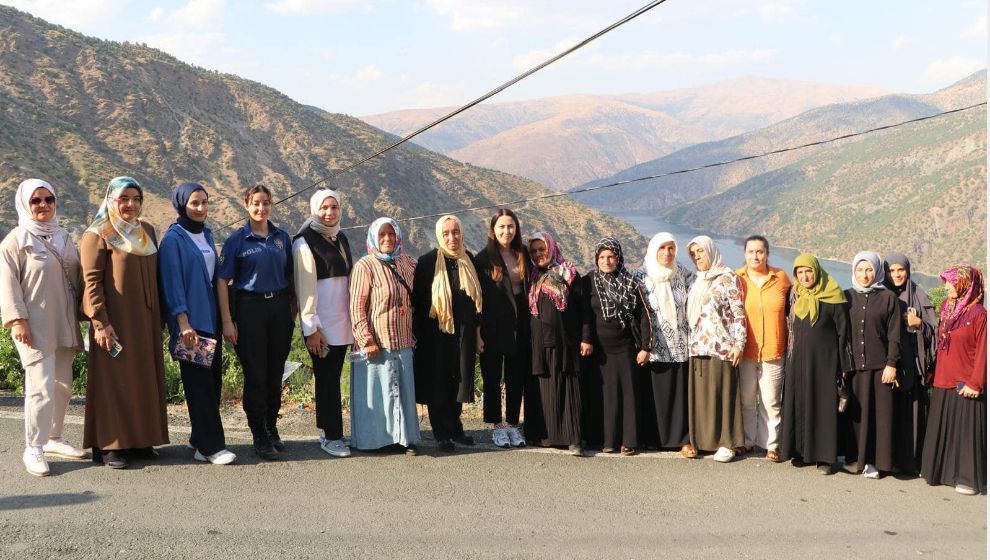 Doğanyol Kaymakamı Ayşe Karaca Nas, Konurtay Mahallesini Ziyaret Etti