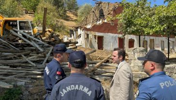 Kaymakam Nas, Tepehan'da Yıkım Çalışmalarını İnceledi