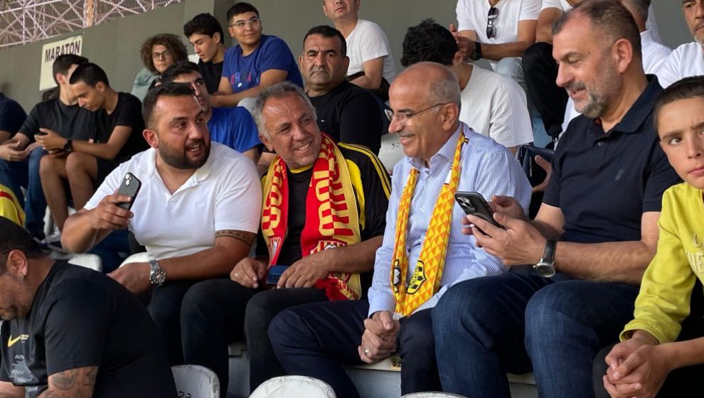 Başkan Sami Er Tribünde Taraftarlarla Maçı İzledi