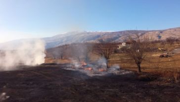 Doğanyol'da Arazi Yangını Söndürüldü