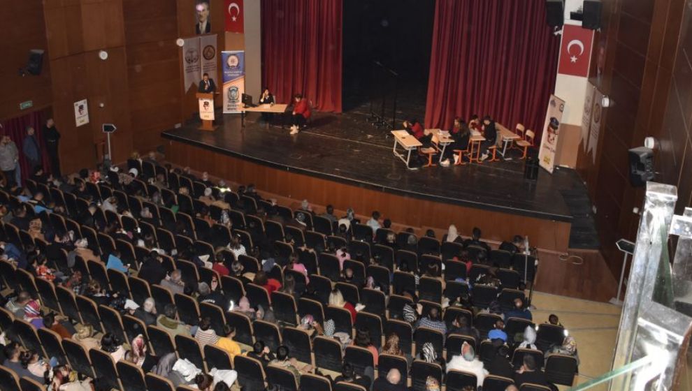 Akran Zorbalığına Karşı Farkındalık Hareketi Sahnelendi