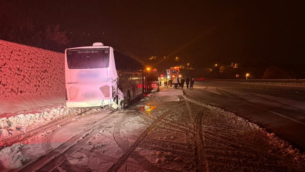 Akçadağ’da Yolcu Otobüsü Kaza Yaptı: 9 Yaralı