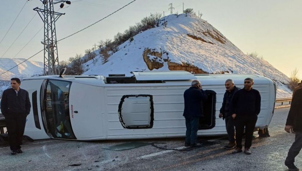 Yolcu Minibüsünün Kazasında 10 Kişi Yaralandı