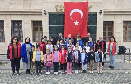 Pütürgeli Öğrencilerden Polis Günü'ne Anlamlı Ziyaret
