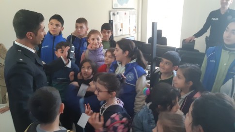 Pütürgeli Öğrencilerden Polis Günü'ne Anlamlı Ziyaret