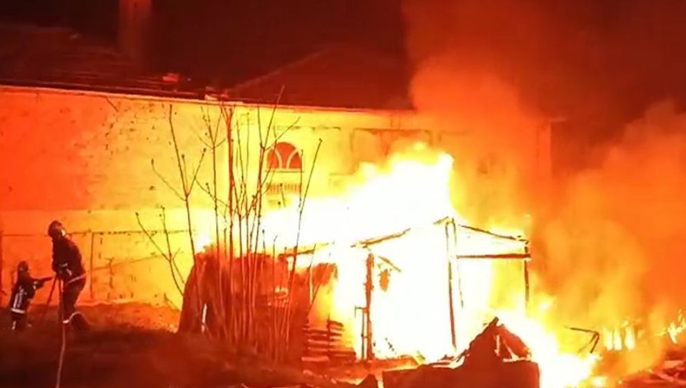 Malatya'da Baraka Alevlere Teslim Oldu