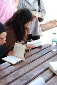 Parlak Gelecekler Derneği'nden Eğitime Destek! Doğanyol'da Kitap Dağıtımı