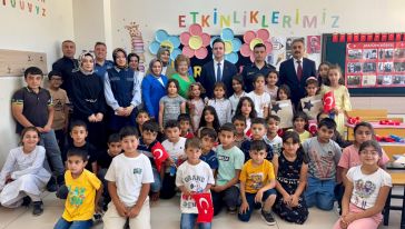 Pütürge Kaymakamı Öğrencilerin Karne Heyecanına Ortak Oldu
