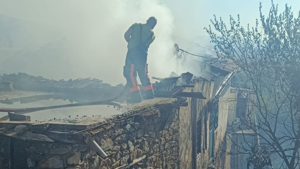 Kale'de Yangın: 2 Ev Kül Oldu
