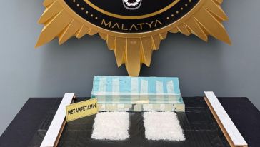 Mobilya parçasına zehir sakladılar, kaçamadılar 