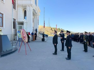 Doğanyol ve Pütürge'de Zafer Bayramı Çelenk Sunma Törenleri Düzenlendi