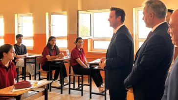 Pütürge Kaymakamı'ndan Okul Ziyareti