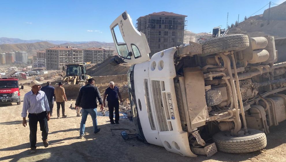 Malatya'da şantiyede kaza: Sürücü yaralı hastaneye kaldırıldı