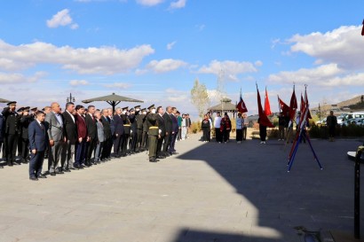 Doğanyol ve Pütürge’de 29 Ekim Coşkusu: Atatürk Anıtı’na Çelenk Sunuldu