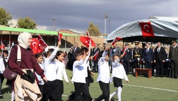 Pütürge'de Birlik ve Gurur İçinde Cumhuriyet Kutlaması