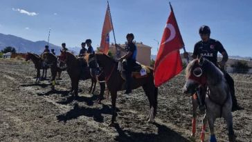 Yazıhan Atlı Cirit Yarı Finale Yükseldi