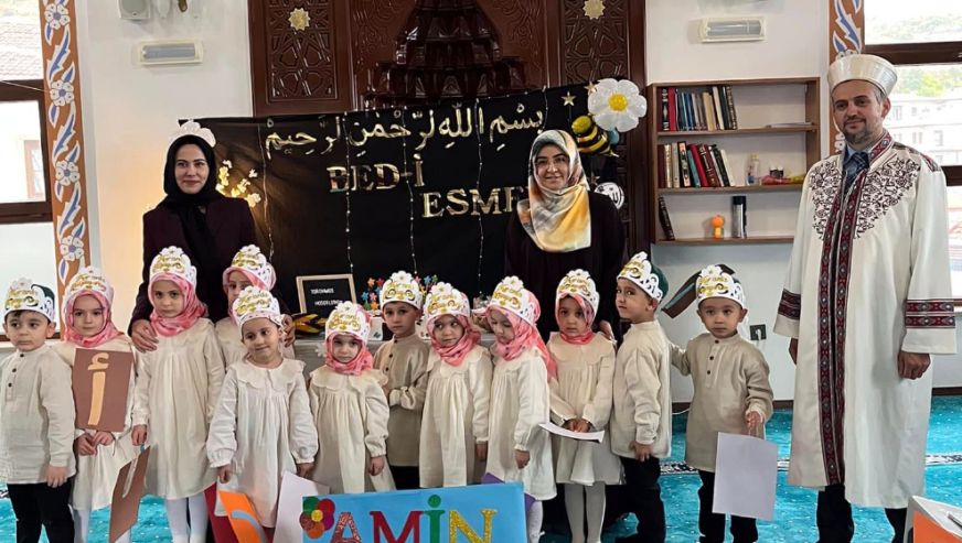 Doğanyol'da Geleneksel Bed-i Besmele Coşkusu: Minikler Dualarla Derse Başladı.