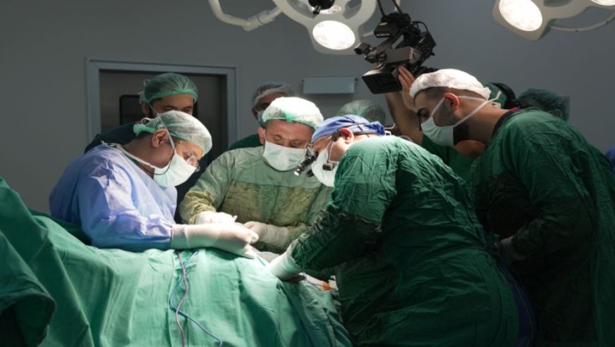 Malatya Hastanesinde Canlı Cerrahi Kursu: 14 Ameliyat Anlık Aktarıldı