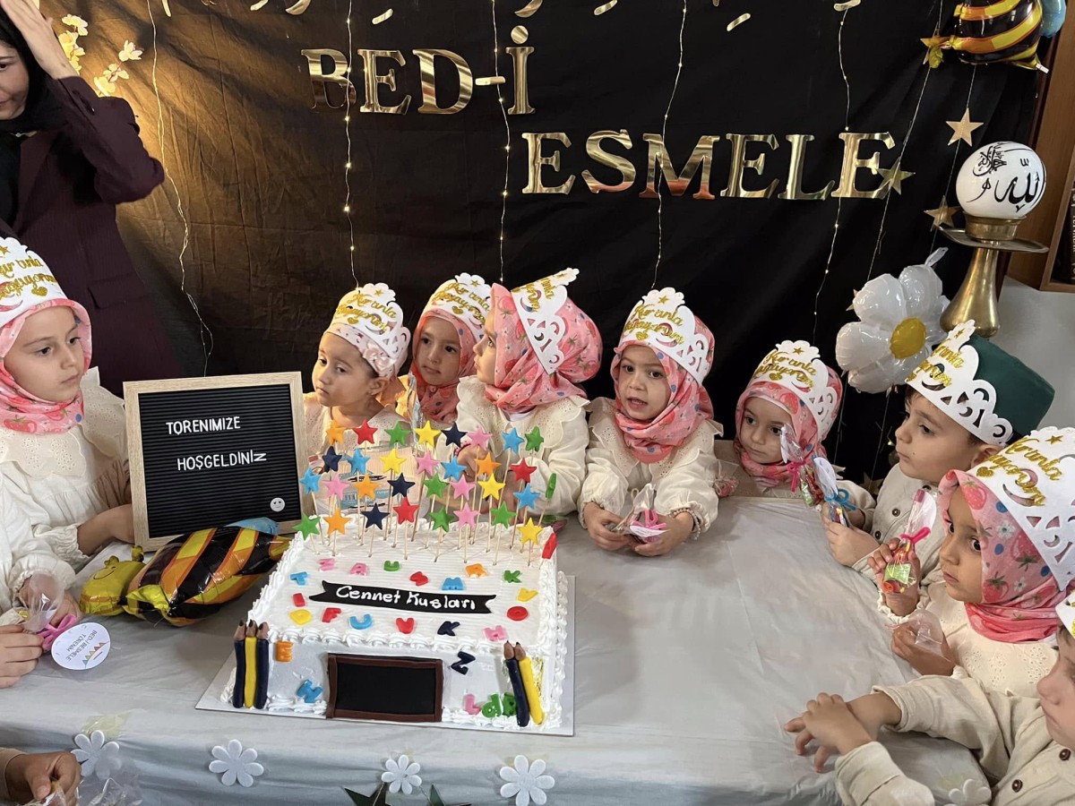 Doğanyol'da Geleneksel Bed-i Besmele Coşkusu: Minikler Dualarla Derse Başladı.
