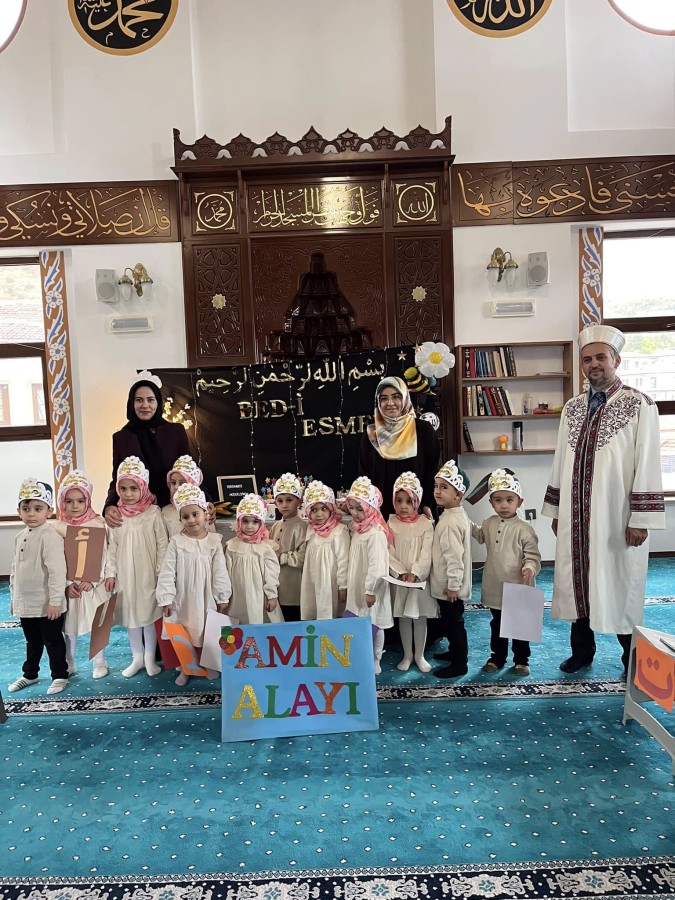 Doğanyol'da Geleneksel Bed-i Besmele Coşkusu: Minikler Dualarla Derse Başladı.